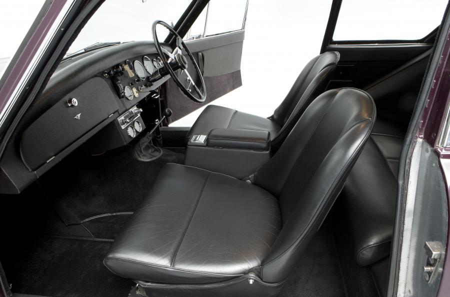Интерьер Jensen 541R 1957 года  (фото 10 из 17)